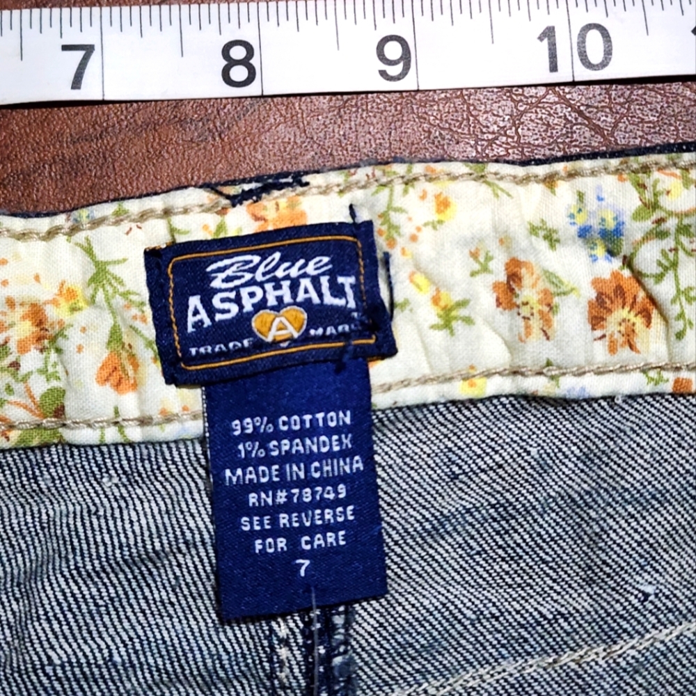 Denim Distressed Women Jeans Shorts - Picture 5 of 6